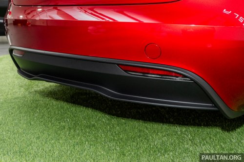 2026 Tesla Model 3 Long Range RWD in Malaysia – 750 km WLTP, indicator stalk, black badges, RM185k