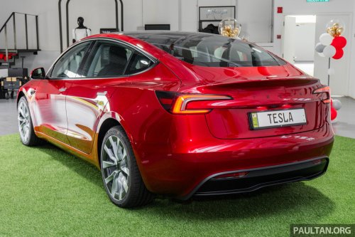 2026 Tesla Model 3 Long Range RWD in Malaysia – 750 km WLTP, indicator stalk, black badges, RM185k