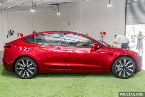 2026 Tesla Model 3 Long Range RWD in Malaysia – 750 km WLTP, indicator stalk, black badges, RM185k
