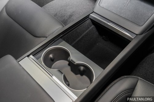 2026 Tesla Model 3 Long Range RWD in Malaysia – 750 km WLTP, indicator stalk, black badges, RM185k