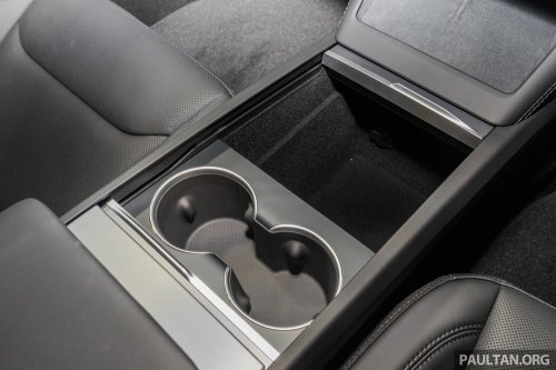 2026 Tesla Model 3 Long Range RWD in Malaysia – 750 km WLTP, indicator stalk, black badges, RM185k