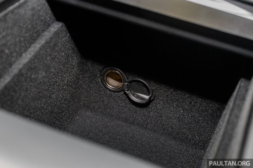 2026 Tesla Model 3 Long Range RWD in Malaysia – 750 km WLTP, indicator stalk, black badges, RM185k