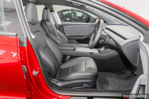 2026 Tesla Model 3 Long Range RWD in Malaysia – 750 km WLTP, indicator stalk, black badges, RM185k