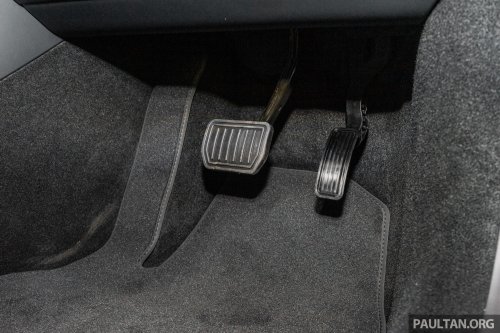 2026 Tesla Model 3 Long Range RWD in Malaysia – 750 km WLTP, indicator stalk, black badges, RM185k