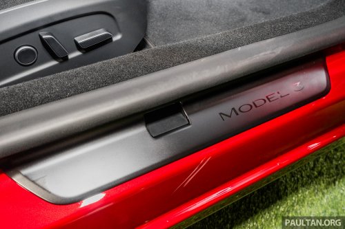 2026 Tesla Model 3 Long Range RWD in Malaysia – 750 km WLTP, indicator stalk, black badges, RM185k