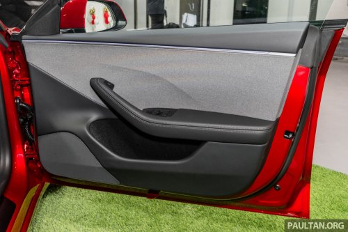 2026 Tesla Model 3 Long Range RWD in Malaysia – 750 km WLTP, indicator stalk, black badges, RM185k