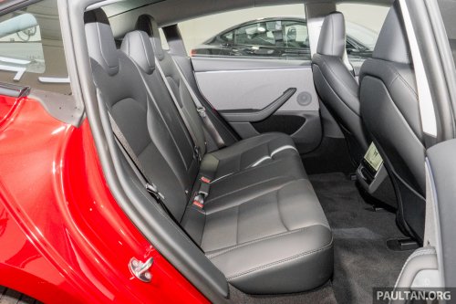 2026 Tesla Model 3 Long Range RWD in Malaysia – 750 km WLTP, indicator stalk, black badges, RM185k