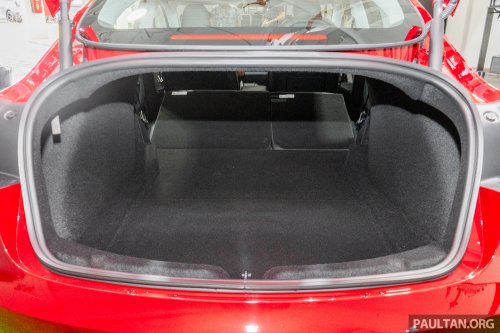 2026 Tesla Model 3 Long Range RWD in Malaysia – 750 km WLTP, indicator stalk, black badges, RM185k