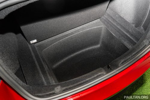 2026 Tesla Model 3 Long Range RWD in Malaysia – 750 km WLTP, indicator stalk, black badges, RM185k