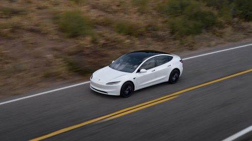 2026 Tesla Model Y, Model 3 Standard – base models with up to 517 km range, no Autopilot, manual mirrors!