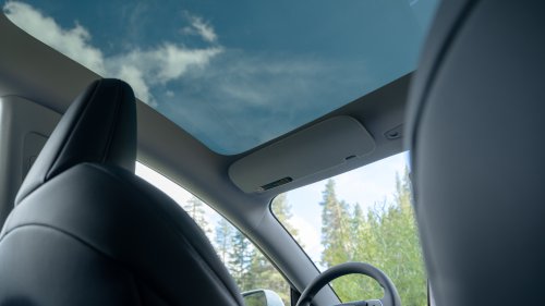 2026 Tesla Model Y, Model 3 Standard – base models with up to 517 km range, no Autopilot, manual mirrors!