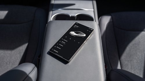 2026 Tesla Model Y, Model 3 Standard – base models with up to 517 km range, no Autopilot, manual mirrors!