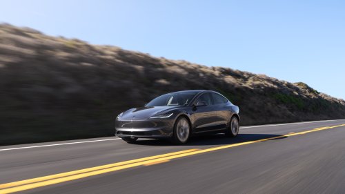 2026 Tesla Model Y, Model 3 Standard – base models with up to 517 km range, no Autopilot, manual mirrors!