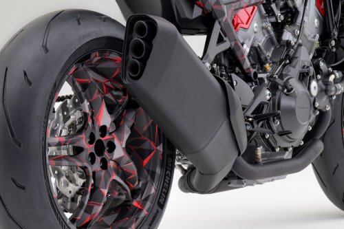 Honda shows V3R prototype at EICMA, 900 cc, V-three