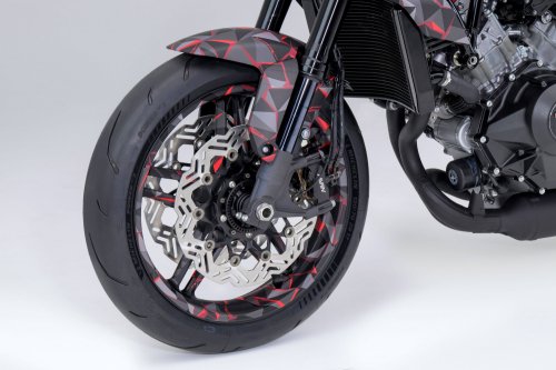 Honda shows V3R prototype at EICMA, 900 cc, V-three