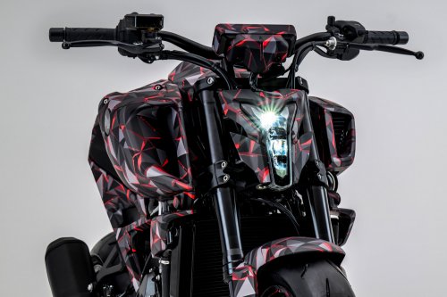 Honda shows V3R prototype at EICMA, 900 cc, V-three