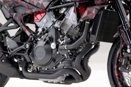 Honda shows V3R prototype at EICMA, 900 cc, V-three