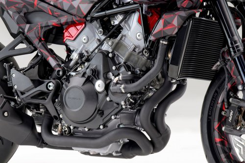 Honda shows V3R prototype at EICMA, 900 cc, V-three