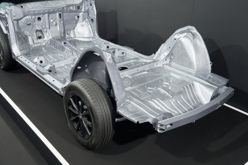 Honda next-gen mid-size platform for Civic/CR-V and new mid-size e:HEV hybrid system sampled in Japan