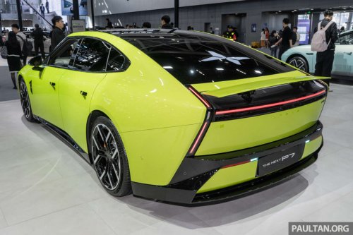 2025 Xpeng P7 in Guangzhou – scissor doors available; up to 594 PS/695 Nm, up to 820 km CLTC