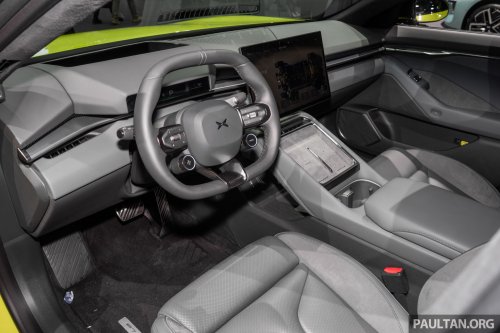 2025 Xpeng P7 in Guangzhou – scissor doors available; up to 594 PS/695 Nm, up to 820 km CLTC