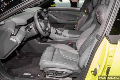 2025 Xpeng P7 in Guangzhou – scissor doors available; up to 594 PS/695 Nm, up to 820 km CLTC