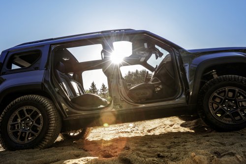 Jeep Recon EV debuts – 650 hp/840 Nm dual-motor off-roader, 100 kWh battery, 400 km estimated range