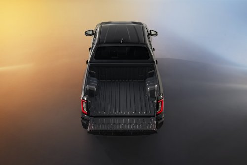 2026 Toyota Hilux Travo – heavy facelift, 2.8L diesel standard, EV with 240 km WLTP range, RM99k-RM192k