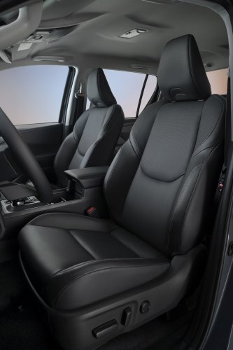 2026 Toyota Hilux Travo – heavy facelift, 2.8L diesel standard, EV with 240 km WLTP range, RM99k-RM192k