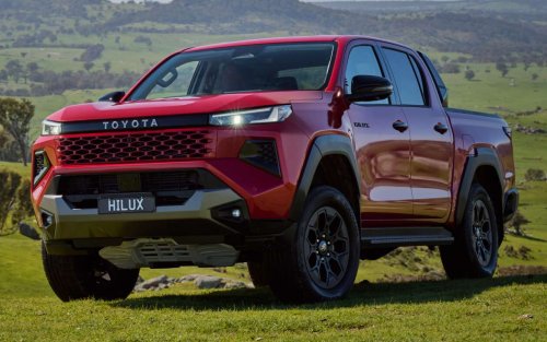 2026 Toyota Hilux Travo – heavy facelift, 2.8L diesel standard, EV with 240 km WLTP range, RM99k-RM192k