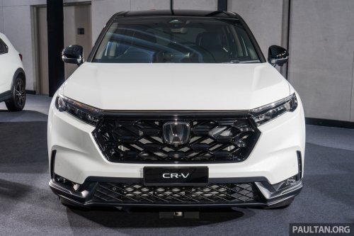 Honda Malaysia’s first two 25th Anniversary contest winners receive City Hatchback RS and WR-V RS