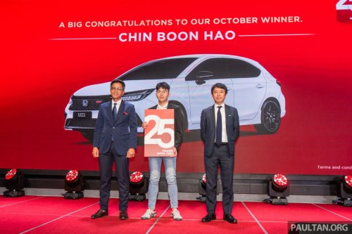 Honda Malaysia’s first two 25th Anniversary contest winners receive City Hatchback RS and WR-V RS