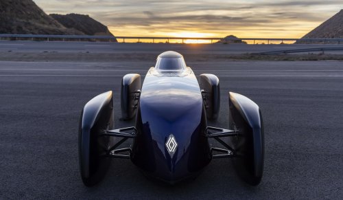 Renault Filante Record EV concept drives 1,008 km on single charge of 87 kWh battery, averaging 108 km/h