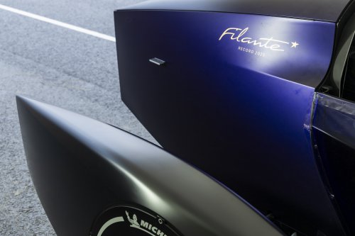 Renault Filante Record EV concept drives 1,008 km on single charge of 87 kWh battery, averaging 108 km/h