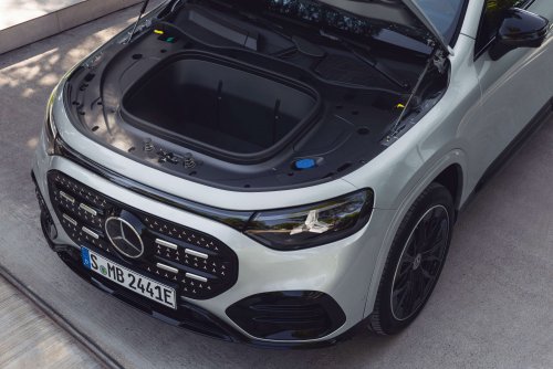 2026 Mercedes-Benz GLB – 7-seat EV SUV, up to 631 km, 320 kW DC charging, 400V optional, hybrid later