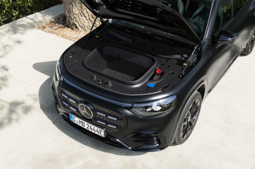 2026 Mercedes-Benz GLB – 7-seat EV SUV, up to 631 km, 320 kW DC charging, 400V optional, hybrid later