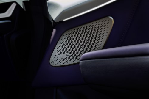 Mazda CX-6e – global EZ-60 is EV-only with 190 PS, 484 km WLTP range, 195 kW DC fast charging