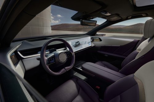 Mazda CX-6e – global EZ-60 is EV-only with 190 PS, 484 km WLTP range, 195 kW DC fast charging