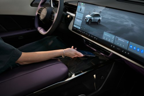 Mazda CX-6e – global EZ-60 is EV-only with 190 PS, 484 km WLTP range, 195 kW DC fast charging