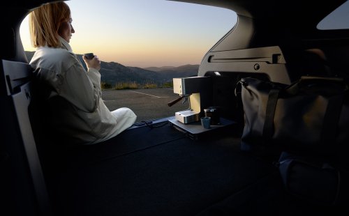 Mazda CX-6e – global EZ-60 is EV-only with 190 PS, 484 km WLTP range, 195 kW DC fast charging