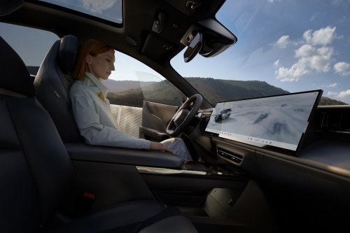 Mazda CX-6e – global EZ-60 is EV-only with 190 PS, 484 km WLTP range, 195 kW DC fast charging