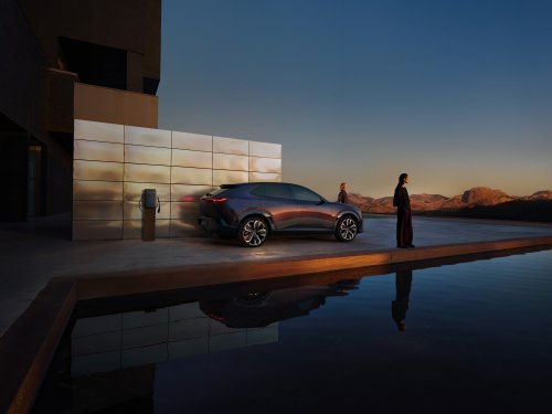 Mazda CX-6e – global EZ-60 is EV-only with 190 PS, 484 km WLTP range, 195 kW DC fast charging