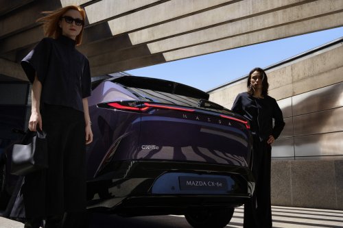 Mazda CX-6e – global EZ-60 is EV-only with 190 PS, 484 km WLTP range, 195 kW DC fast charging