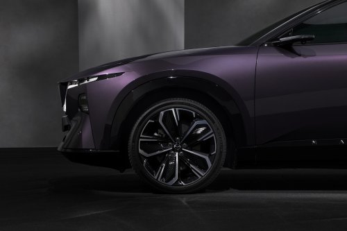 Mazda CX-6e – global EZ-60 is EV-only with 190 PS, 484 km WLTP range, 195 kW DC fast charging