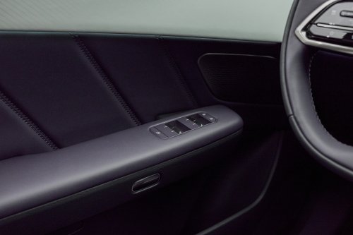 Mazda CX-6e – global EZ-60 is EV-only with 190 PS, 484 km WLTP range, 195 kW DC fast charging