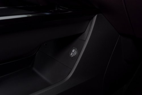 Mazda CX-6e – global EZ-60 is EV-only with 190 PS, 484 km WLTP range, 195 kW DC fast charging