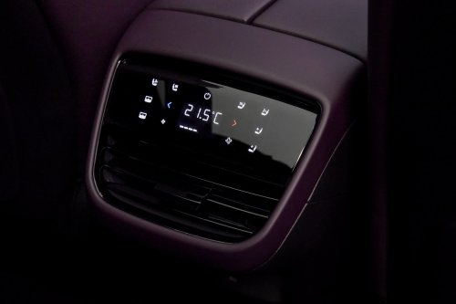 Mazda CX-6e – global EZ-60 is EV-only with 190 PS, 484 km WLTP range, 195 kW DC fast charging