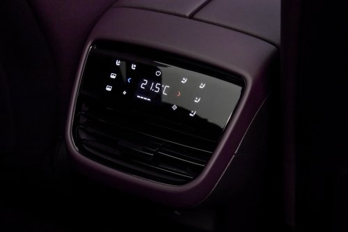 Mazda CX-6e – global EZ-60 is EV-only with 190 PS, 484 km WLTP range, 195 kW DC fast charging