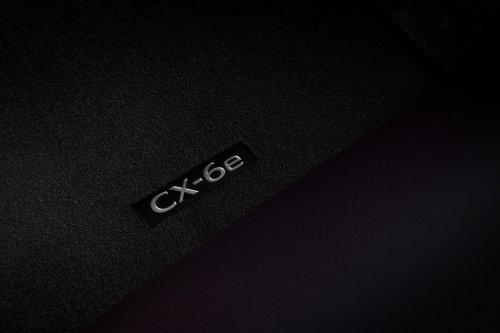 Mazda CX-6e – global EZ-60 is EV-only with 190 PS, 484 km WLTP range, 195 kW DC fast charging