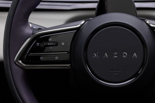 Mazda CX-6e – global EZ-60 is EV-only with 190 PS, 484 km WLTP range, 195 kW DC fast charging